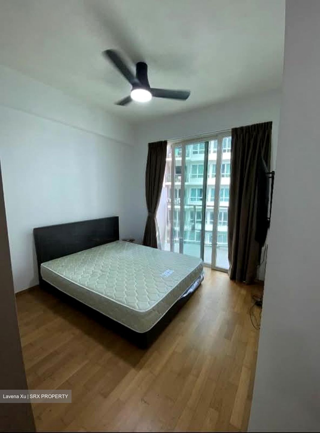 Vacanza @ East (D14), Condominium #553967031